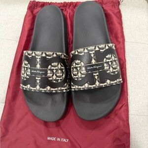 Salvatore Ferragamo Men's Black and Cream Patterned Slides